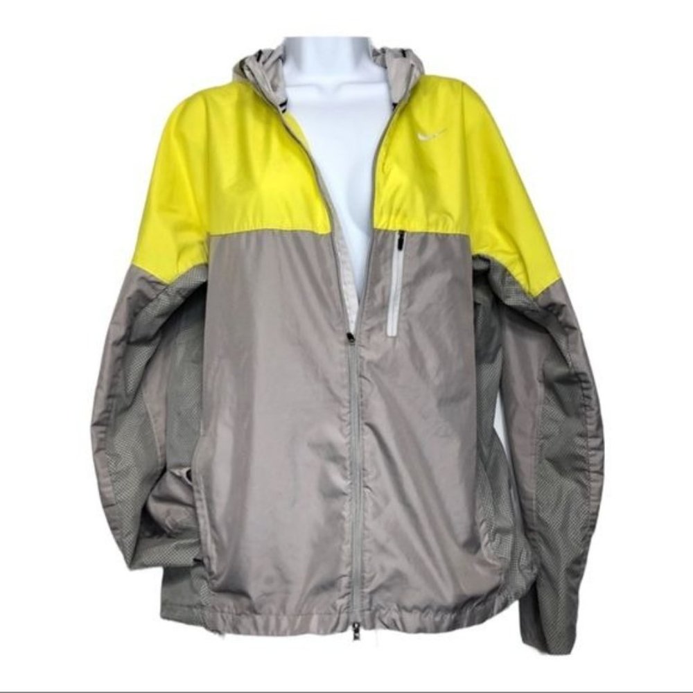 Nike medium lightweight running jacket shell full zip - Picture 9 of 11